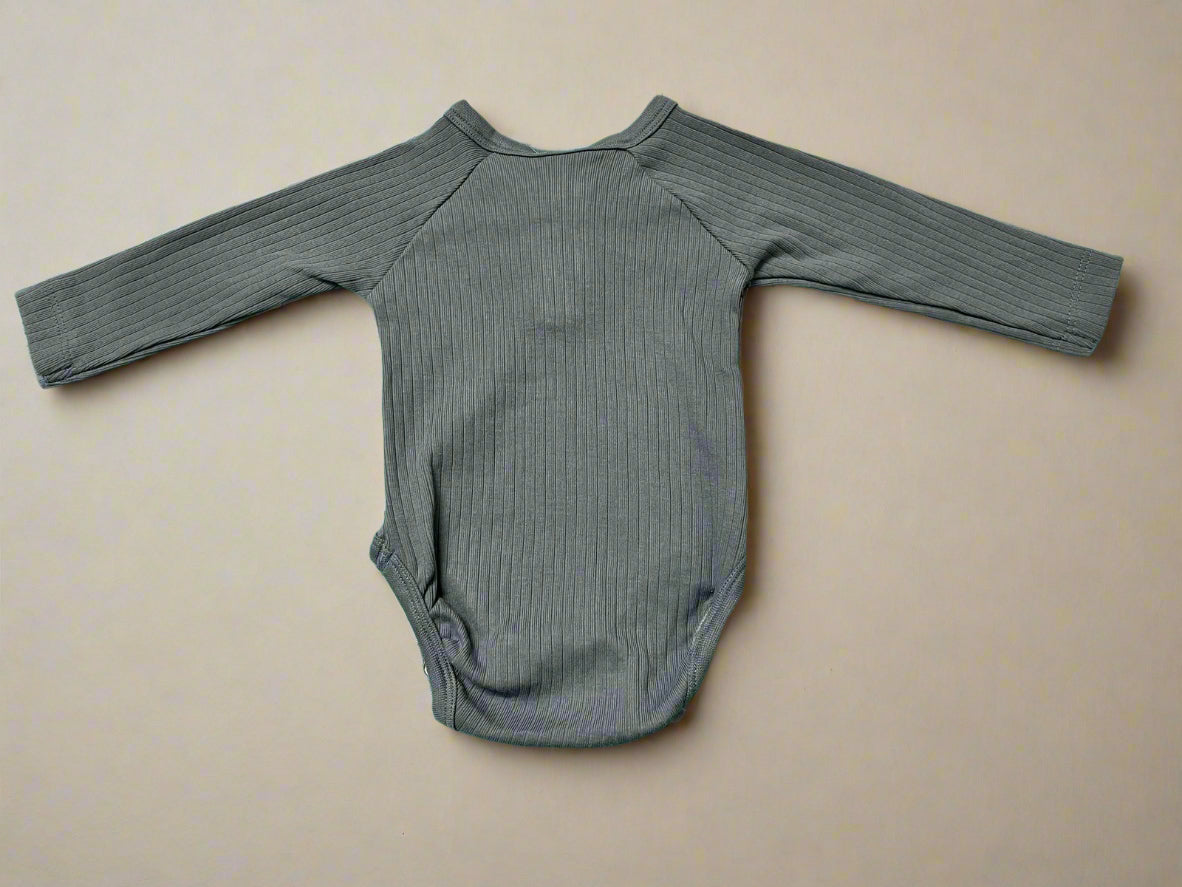 comfortable onesie for newborn